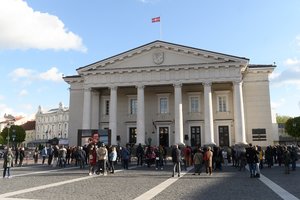 Socialinė iniciatyva „Skirtingos Spalvos“ kviečia Vilniaus miesto širdį nudažyti balta spalva