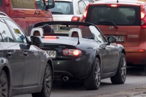 Sportišku kabrioletu – kasdien Lietuvos keliais: paaiškino, kodėl tai įmanoma net šaltu oru