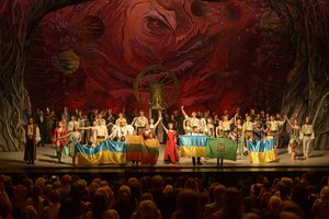 Ukrainiečių likimo ratas: Charkivo artistai LNOBT scenoje pristatė įspūdingą koncertą