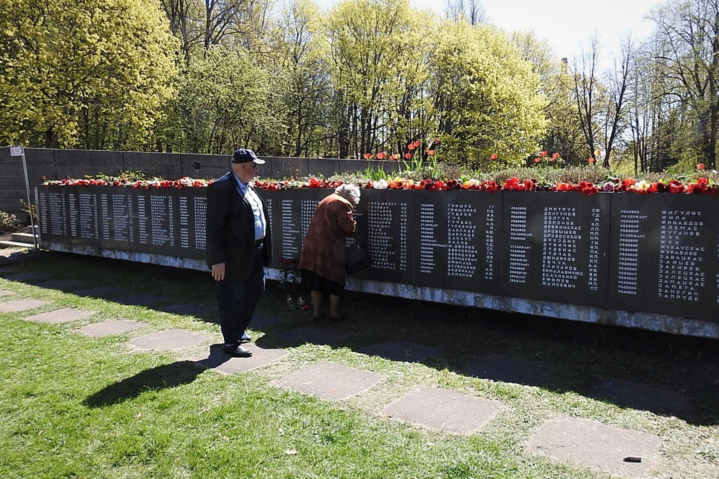 Memorialas Antrojo pasaulinio karo metu žuvusiems kariams. <br> A.Pilaitienės nuotr.