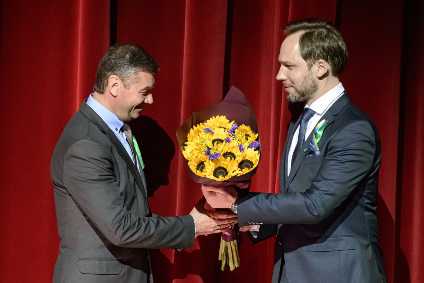 LNOBT generalinis direktorius J.Sakalauskas pasveikino Charkovo nacionalinio akademinio operos ir baleto teatro generalinį direktorių O. Oriščenką 60-mečio proga. <br>M.Aleksos nuotr.