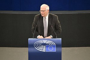 ES kaltina Rusiją dėl kibernetinių atakų prieš palydovų tinklą rengiantis invazijai į Ukrainą