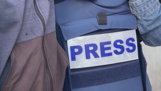 Vakarų Krante nušauta televizijos žurnalistė: žiniasklaidos priemonė kaltę meta Izraeliui
