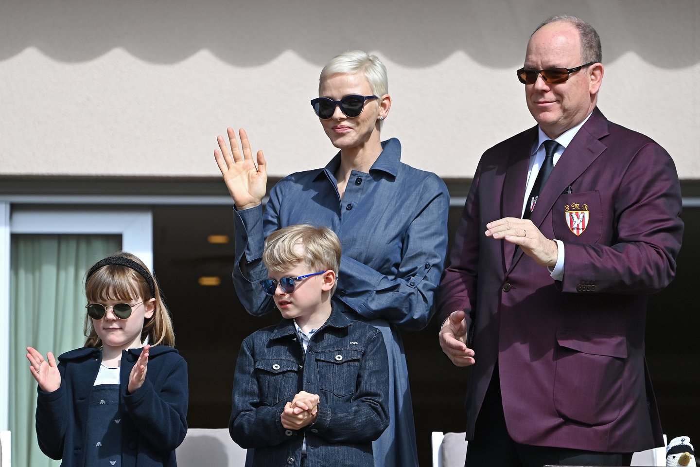  Monako kunigaikštis Albert'as II su žmona Charlene ir vaikais.<br> Scanpix nuotr.