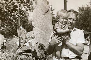 Šviesuolis unikalų miestelį pavertė akmenų sostine  