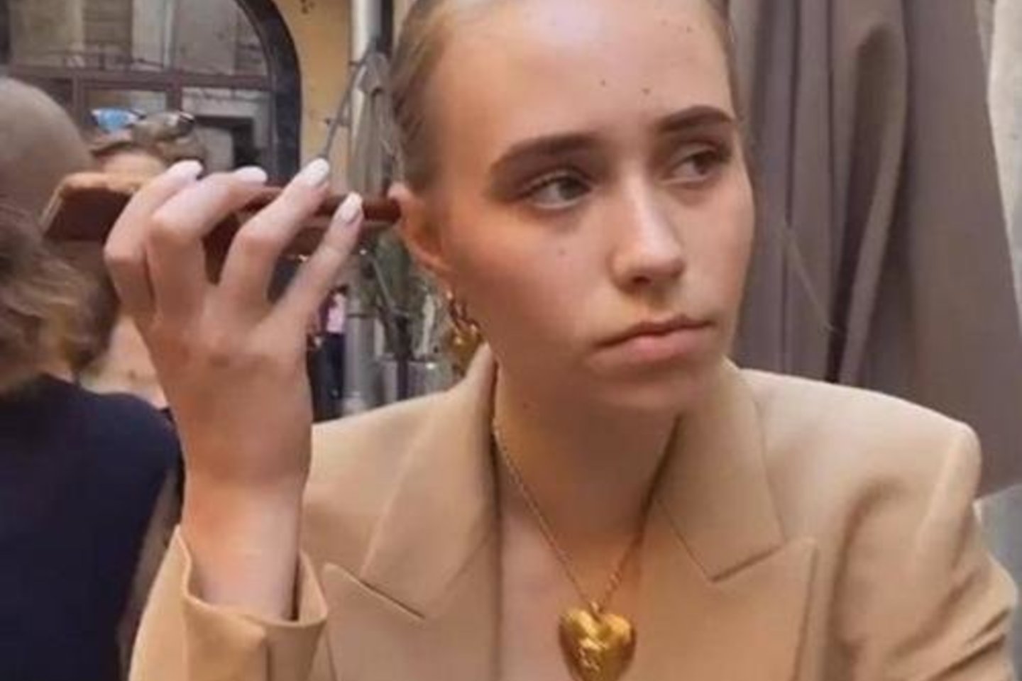  Trečioji V.Putino dukra, žinoma kaip L.Rozova, stulbina panašumu į jį.<br> Instagram nuotr.