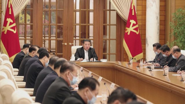 Šiaurės Korėja pranešė apie pirmąjį COVID-19 atvejį: Kim Jong-unas ragina skelbti karantiną
