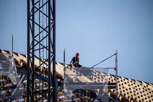 Artimiausiu metu gali nutrūkti apie 150 daugiau nei 300 mln. eurų vertės objektų statybos: svarstoma užbaigti tik svarbius projektus