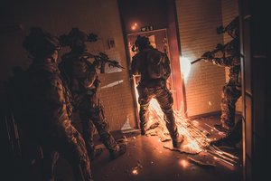 15 šalių specialiųjų operacijų pajėgos treniruojasi veikti aukšto intensyvumo sąlygomis