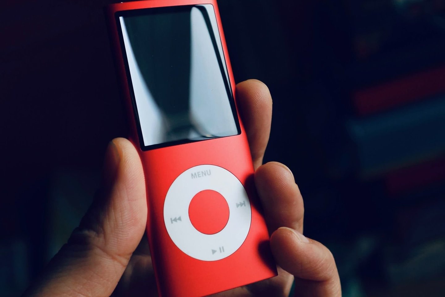  „Apple“ paskelbė, kad nutraukia savo muzikos grotuvo „iPod Touch“ gamybą – baigia gaminti įrenginį, kuris buvo giriamas už tai, kad iš esmės pakeitė muzikos klausymo būdą.