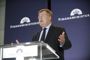 Buvęs Danijos gynybos ministras kaltinamas valstybės paslapčių nutekinimu