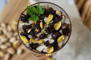 Silkės mišrainė su pistacijomis: nesigailėsite išbandę šį receptą