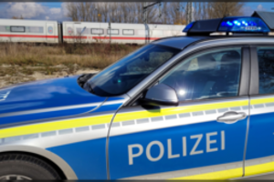 Vyras traukinyje Vokietijoje peiliu sužalojo penkis žmones