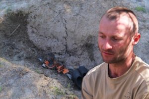 Po gyvuliško rusų žiaurumo – netikėta žinia: į veidą pašautas ir gyvas palaidotas ukrainietis išsigelbėjo