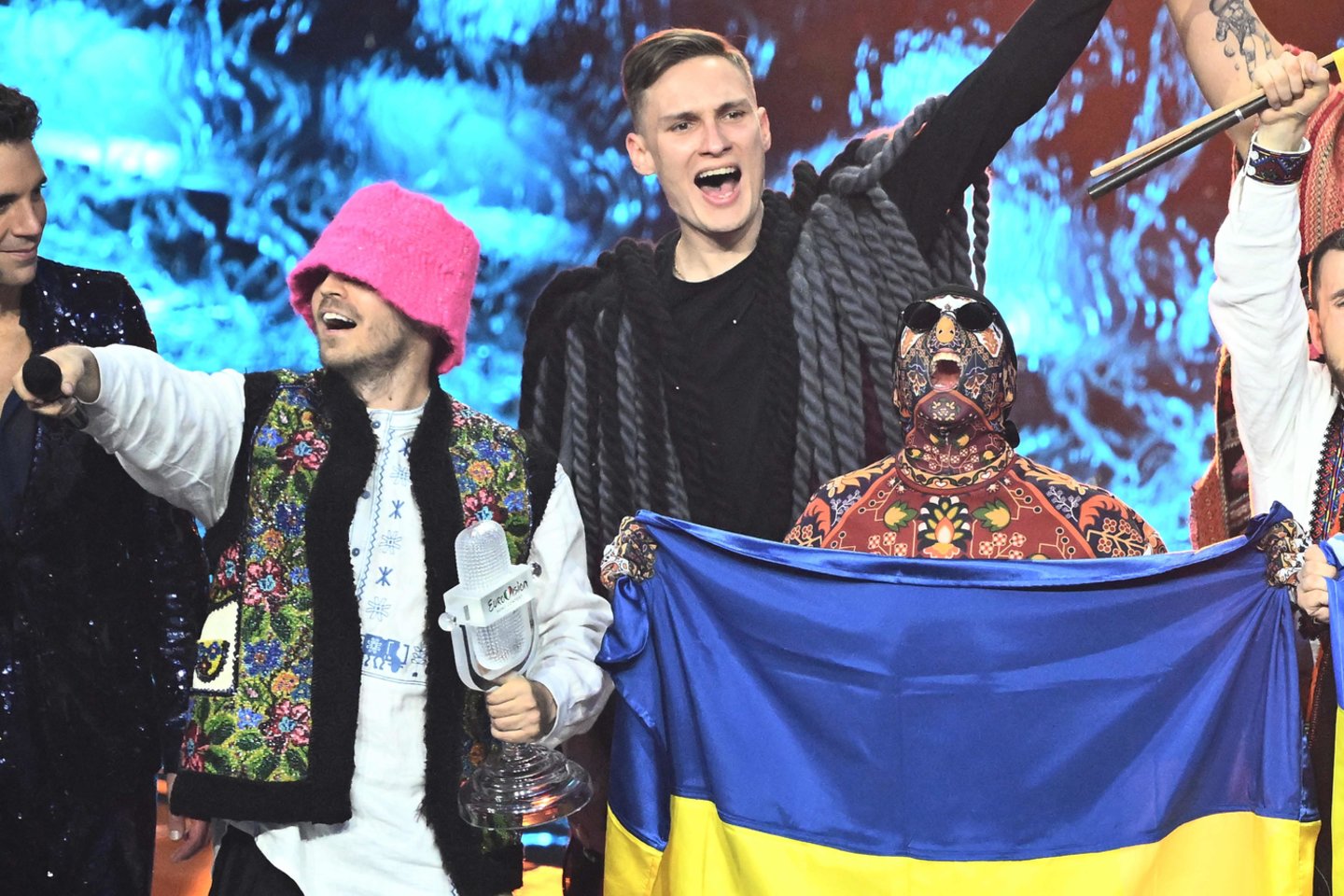  „Eurovizijos“ konkurse triumfavo žiūrovus užbūrusi „Kalush Orchestra“ grupė iš Ukrainos.<br> AFP/Scanpix nuotr.