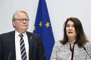 Švedijos socialdemokratai spręs dėl šalies narystės NATO