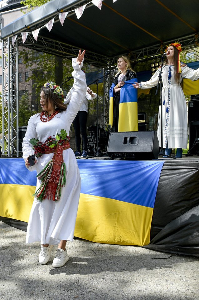  Kone 200 nuo karo į Lietuvą pabėgusių ukrainiečių suvienijo jėgas kilniam tikslui – atsidėkoti Lietuvos žmonėms už gerumą Ukrainai ir jos žmonėms.<br> V. Ščiavinsko nuotr.