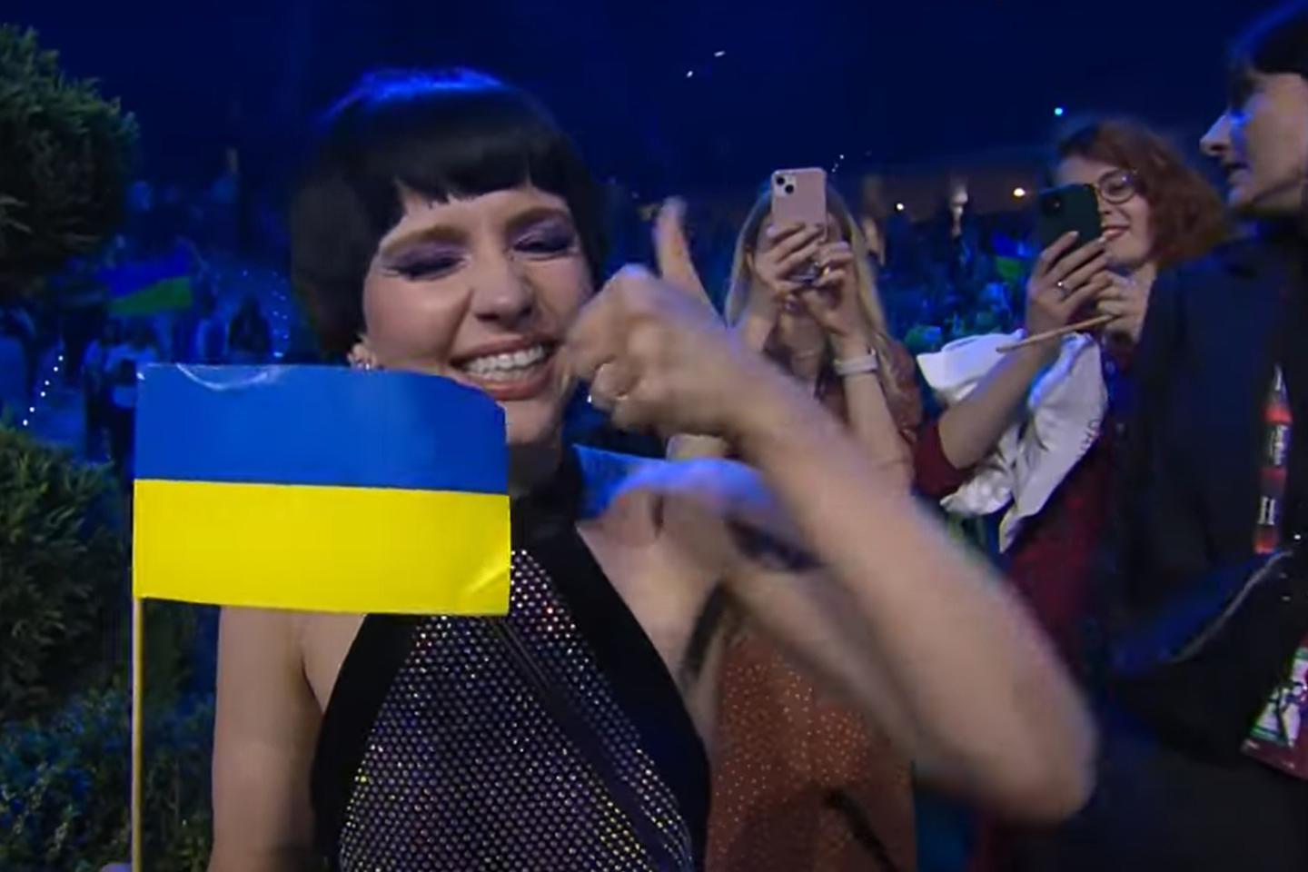  Monika Liu po „Eurovizijos“ nugalėtojų paskelbimo.<br> Stopkadras.