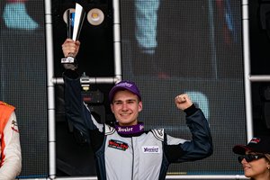 G. Grinbergas antrosiose NASCAR lenktynėse Ispanijoje vėl ant podiumo