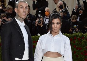 Oficialiai susituokė Kourtney Kardashian ir Travisas Barkeris
