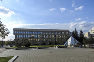 Įėjimą į Seimą užblokavęs vyras grasino nesitraukti, kol neatsistatydins Seimas