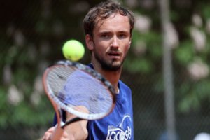 D. Medvedevas nepraranda vilties rungtyniauti Vimbldone