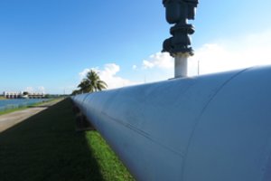 ES prabilo apie galimybę finansuoti dujotiekį į Vengriją, kad būtų pasiektas embargas Rusijos naftai