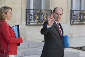 Atsistatydino Prancūzijos premjeras, E. Macronas turi paskelbti jo įpėdinį