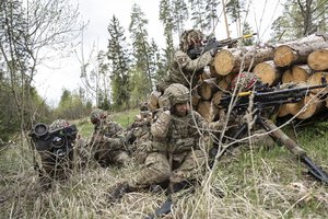 Baigėsi tarptautinės pratybos „Geležinis Vilkas 2022-I”: dalyvavo apie 1000 karinės technikos vienetų