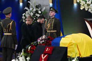 Ukrainiečiai atsisveikina su pirmuoju nepriklausomos Ukrainos prezidentu L. Kravčuku