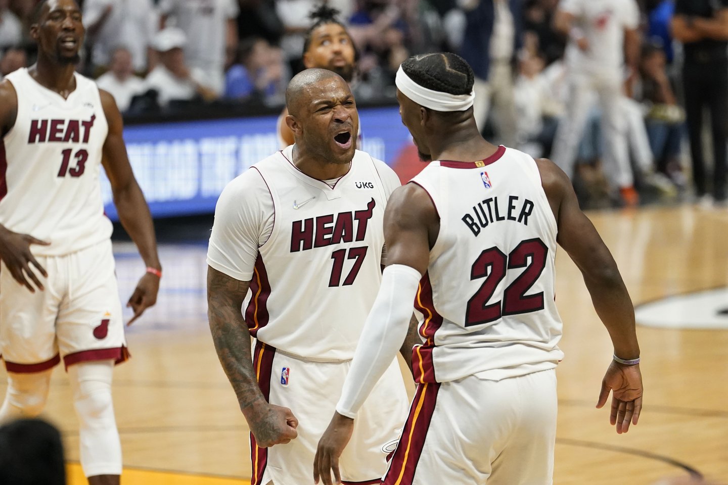 J. Butlerio vedama „Heat“ ekipa pergalingai pradėjo Rytų konferencijos finalą.<br> AP/Scanpix nuotr.