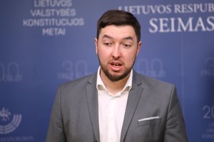 V. Mitalas ragina nevykti į Baltarusiją: A. Lukašenka kare taip pat bando būti žaidėju