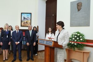 D. Nausėdienė Baku universitete atidarė V. Krėvės-Mickevičiaus vardo auditoriją