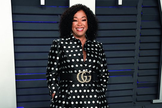 Su ja savo kūrinių populiarumu negalėtų lygintis joks prodiuseris: Shondos Rhimes sėkmės paslaptis