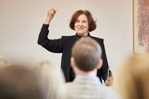 Aukcionas-paroda „Stand with Ukraine“ – paaukota per 40 tūkstančių, kas daugiau?