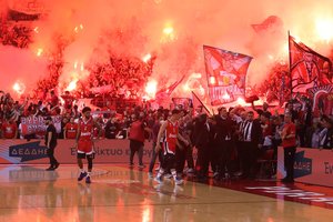 Belgrade bręsta dar viena apokalipsė: atvyko mažiausiai 11 tūkst. „Olympiakos“ sirgalių