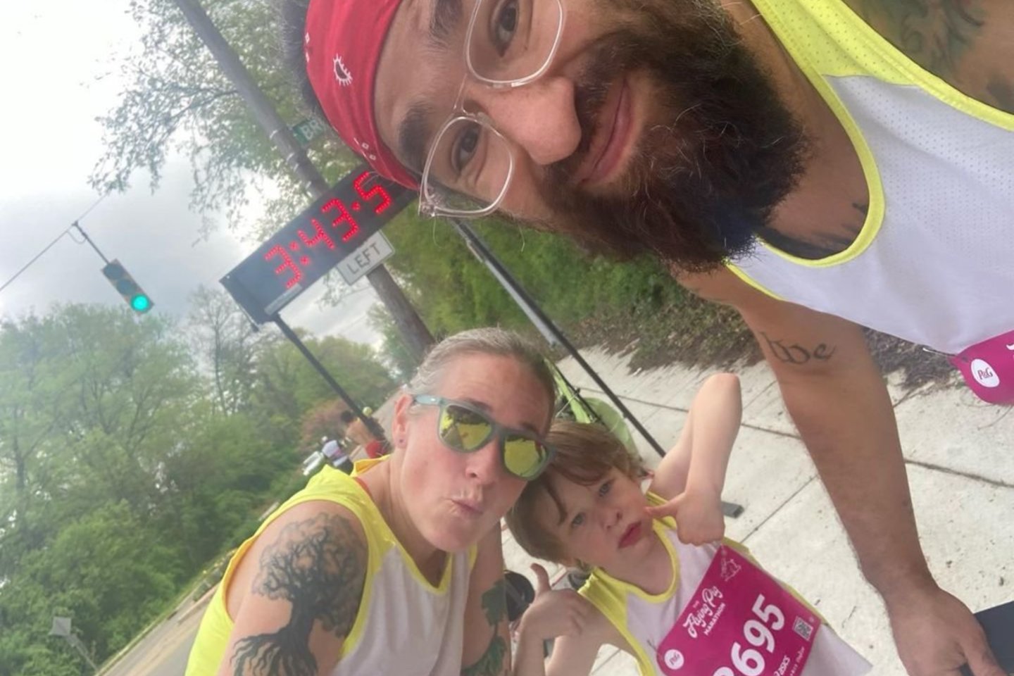  Šešerių metų Rainieris įveikė maratoną kartu su šeima.<br> „Fight For Together“ nuotr.