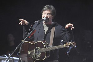 Apie Ukrainoje žūstančius žmones scenoje prabilęs rusų grupės „DDT“ lyderis sulaukė pareigūnų dėmesio