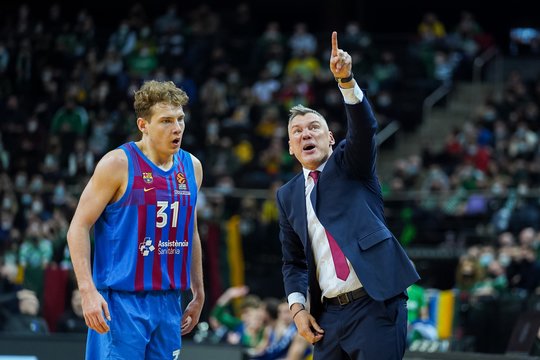Madrido „Real“ parklupdė geriausią Eurolygos ekipą „Barcelona“ – Š. Jasikevičiaus finale nebus