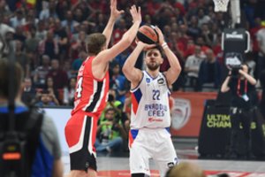 Pergalingu metimu su sirena „Anadolu Efes“ į finalą atvedęs V. Micičius: „Nenustojau tikėti“