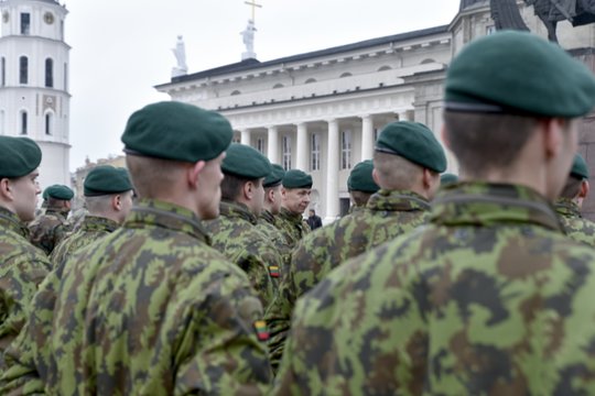 V. Rupšys: nepaisant karo Ukrainoje, Lietuva turi išlaikyti tarptautinius įsipareigojimus