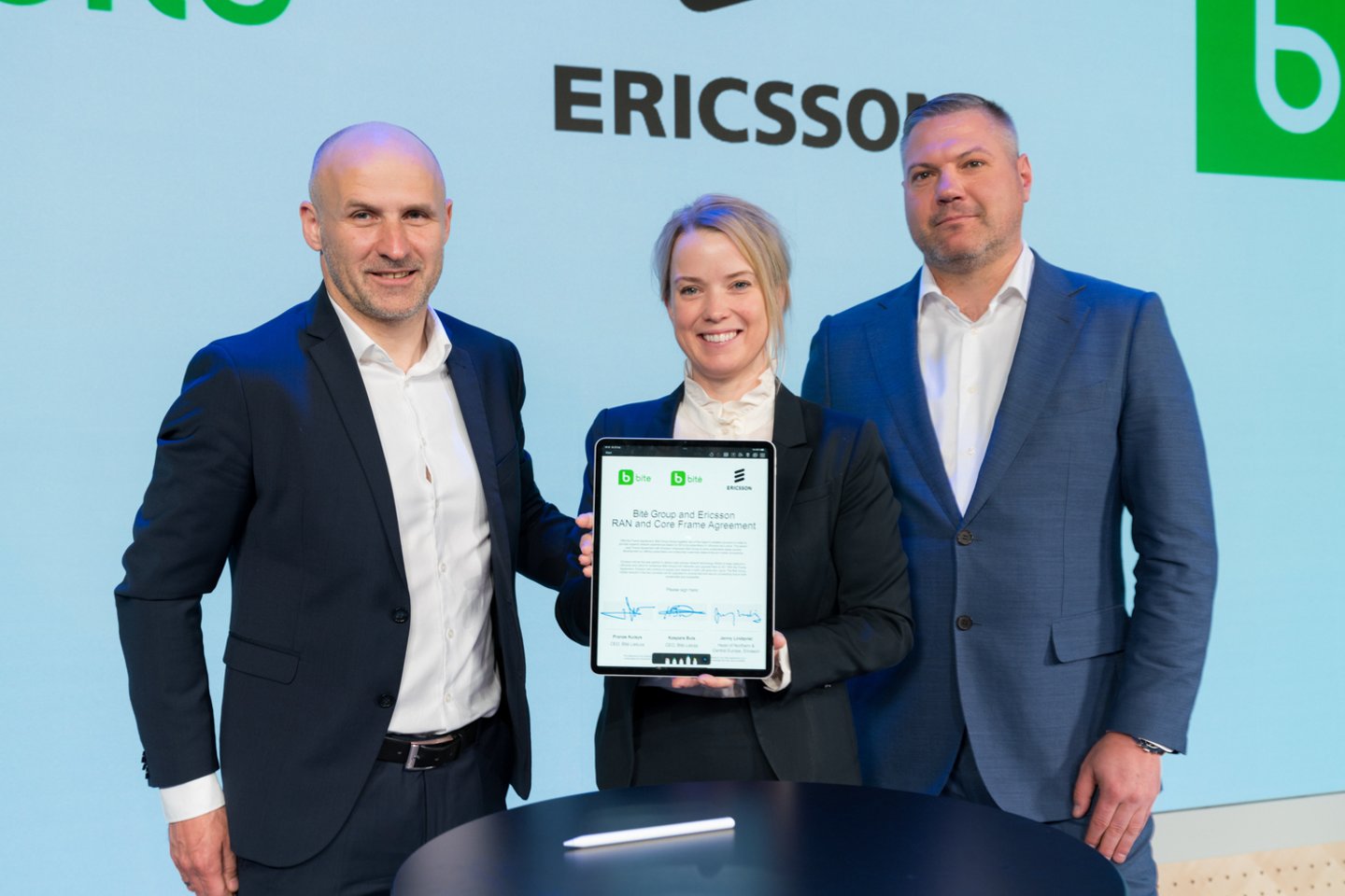  Gegužės 17 d. „Bitė Lietuva“ ir „Bitė Latvia“ Stokholme pasirašė 5G partnerystės sutartį su „Ericsson“.<br> „Bitės“ nuotr.