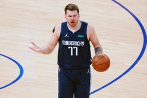 L. Dončičiaus šou neužteko: „Mavericks“ antrą kartą krito po „Warriors“ kojomis