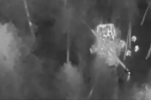 Smūgis iš tamsos: nufilmavo rusišką košmarą – kaip ukrainiečiai naktį naikina okupantus