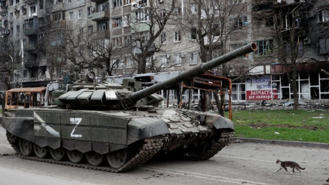 Rusai visa jėga smogė Severodonecko miestui: dėl nuolatinių atakų slėptuvių palikti negali net gelbėtojai