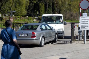 Pokyčius prie Vilniaus kapinių vadina nežmoniškais: jau kyla konfliktai, o naujovės nesupranta net pareigūnai