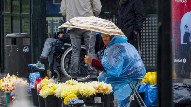 Nors visą Lietuvą skalavęs lietus aprims, didelės šilumos nesulauksime