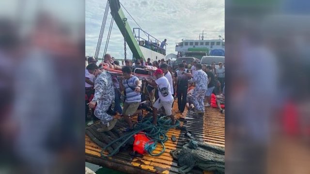 Filipinuose užsiliepsnojo keltas: žuvo 7 žmonės, dar tiek pat – dingo