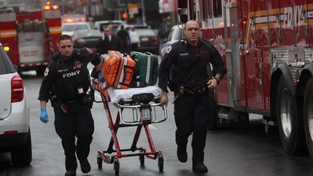 Dar vienas išpuolis Niujorke: metro vagone mirtinai sužeistas vyras