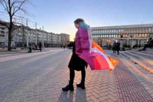 Partnerystės įstatymo pokyčiai politinių aistrų nenuslopina: opozicija įžvelgia „dūmų uždangą“ ir pavojų, jei įstatymas sulauks sėkmės